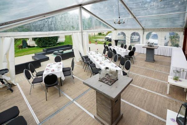 Pension "Am Brunnen" Пархим Екстериор снимка